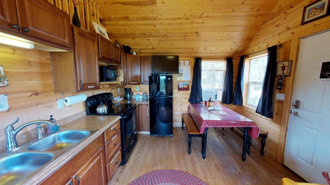 White Pine Cabin By Canyonlands Lodging Monticello Exterior photo